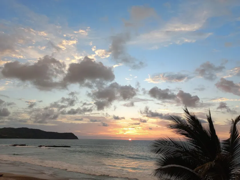 Beautiful beach with pool, views and good wifi - Image 1