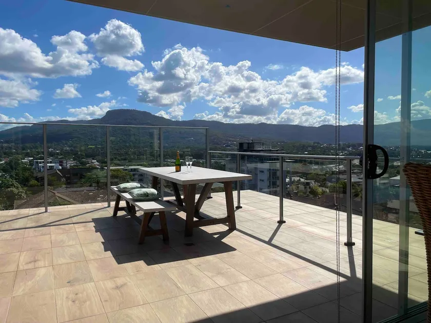 North Wollongong Penthouse Studio Apartment - Image 1