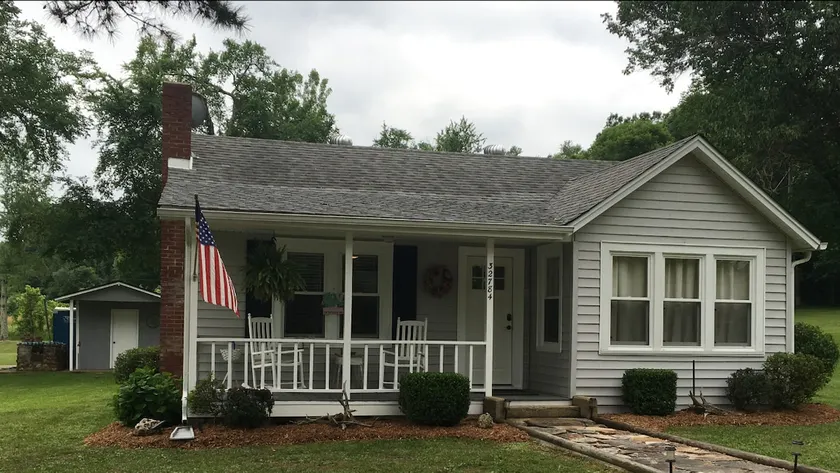 Cottage in the Ville - Image 1