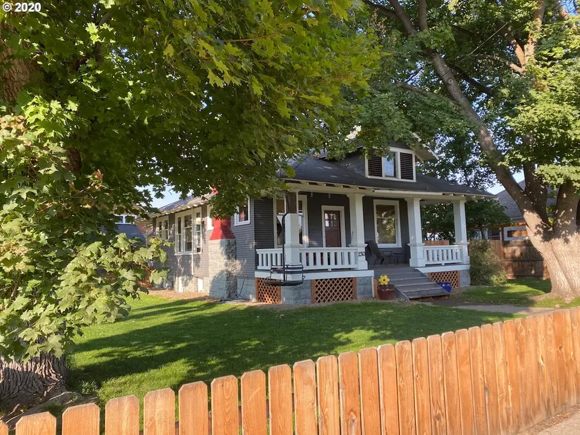 Winemaker's Bungalow close to downtown - Image 1