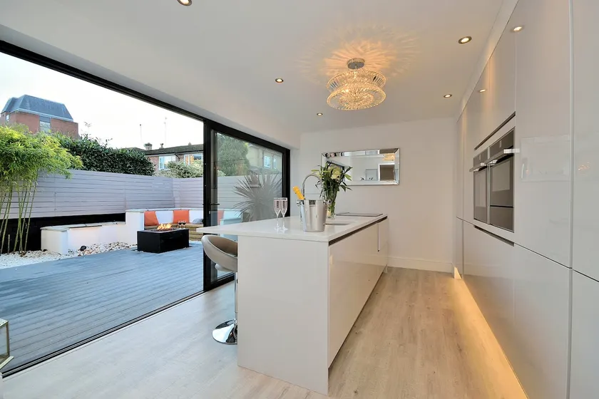 Central Chester Apartment - Free Parking - Image 1