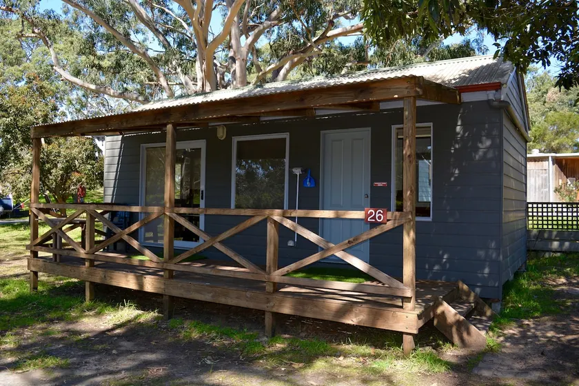 Bimbi Park - Standard Cabin shared bathroom - Image 1