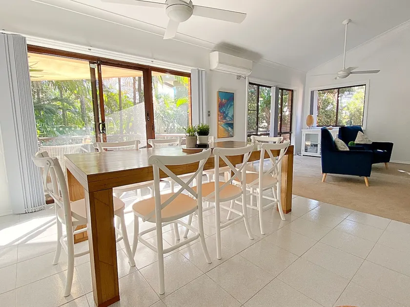 Entire Townhouse - 200m to Terrigal Beach - Image 1