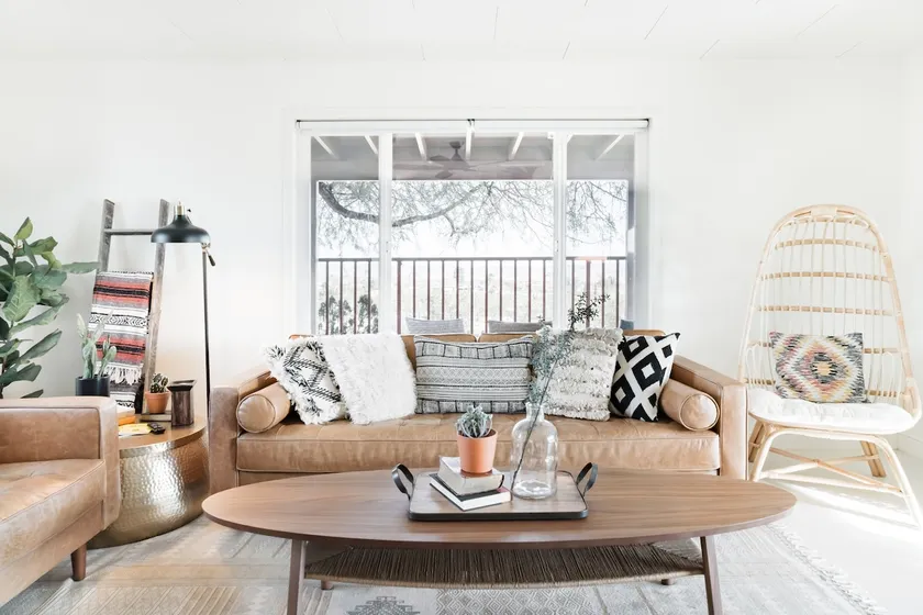 Hip, Light-Filled Bungalow with a BBQ Grill and Fire Pit - Image 1