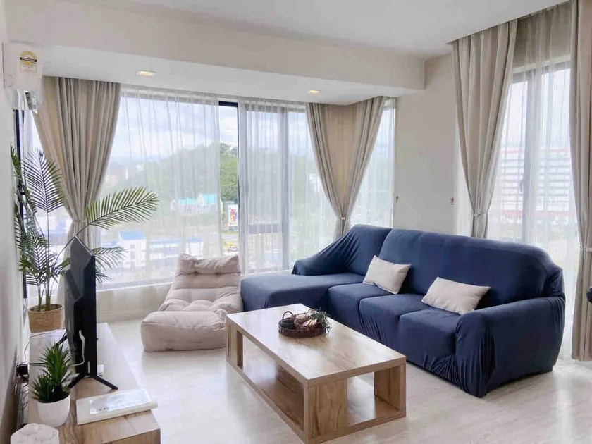 Sky Hotel - Image 1