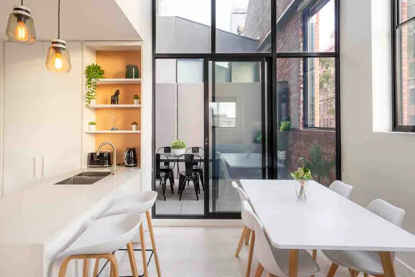 Loft Apartment Bond Quarter - Image 1