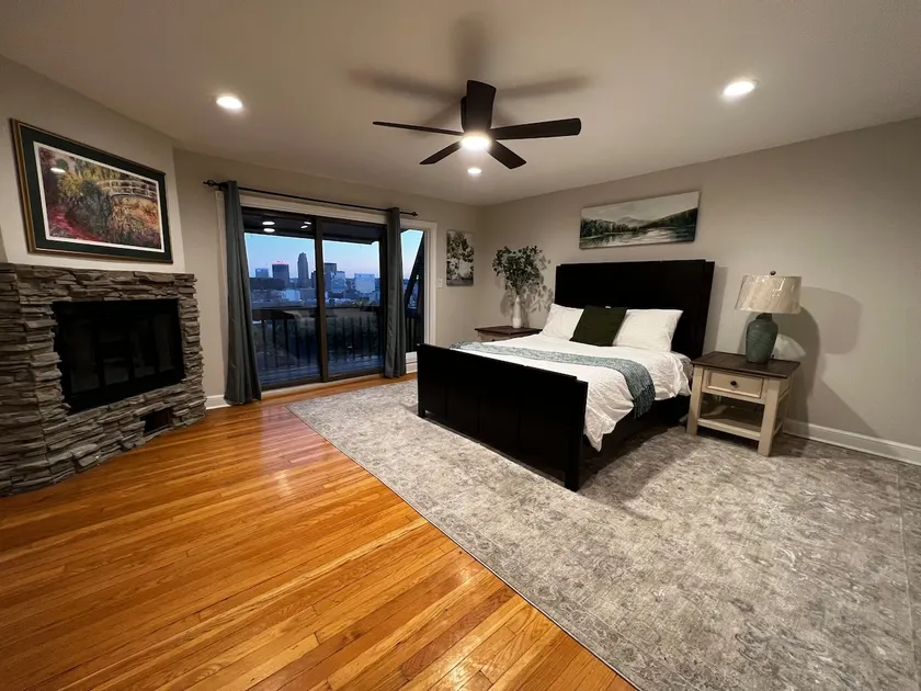 NEW House of Liberty: Scenic Patio Oasis w/Hot Tub - Image 1