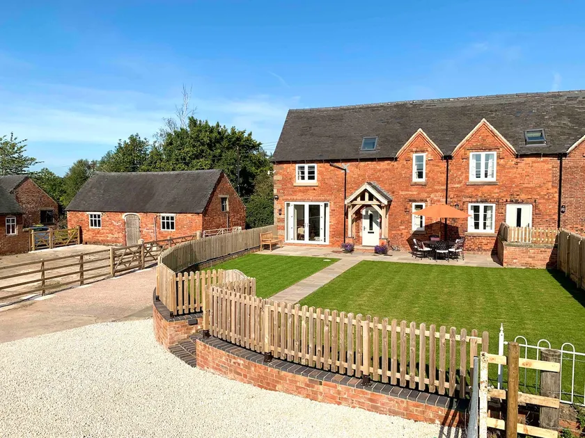 Personaggio Cottage Nr Peak District e Alton Towers - Image 1
