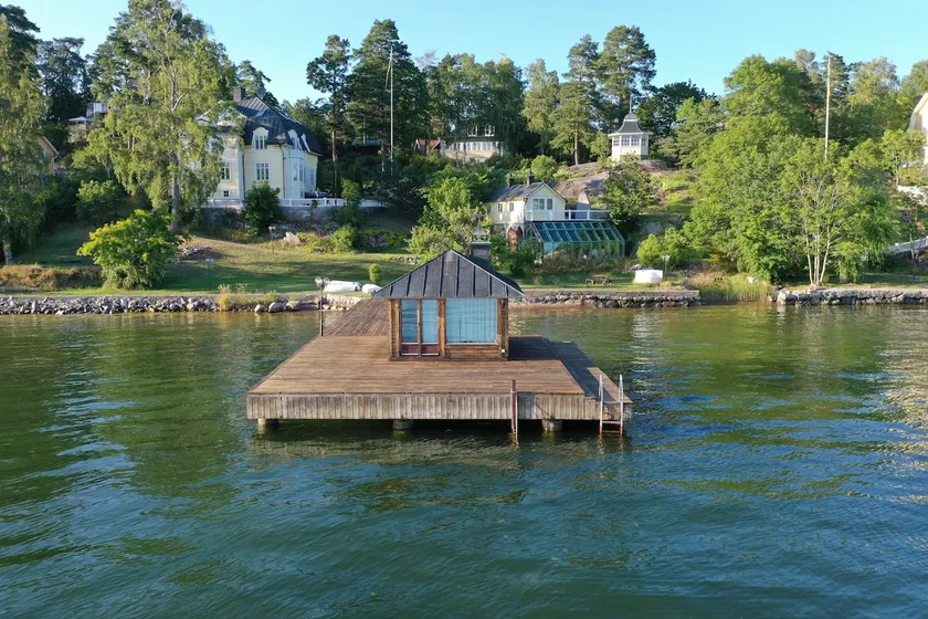 Waterfront house in the archipelago of Stockholm - Image 1