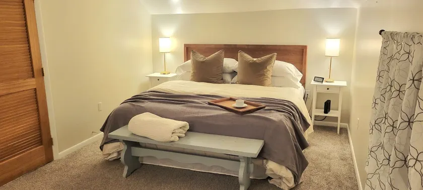 Cozy Carriage House Loft - Image 1