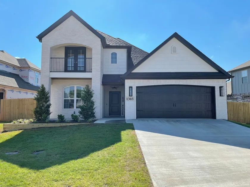 Brand New Entire Home ~5 minutes to Pinnacle Hills - Image 1