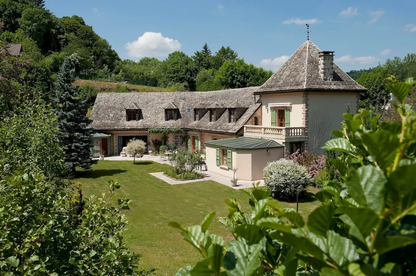 Character cottage with pool and jacuzzi - Image 1
