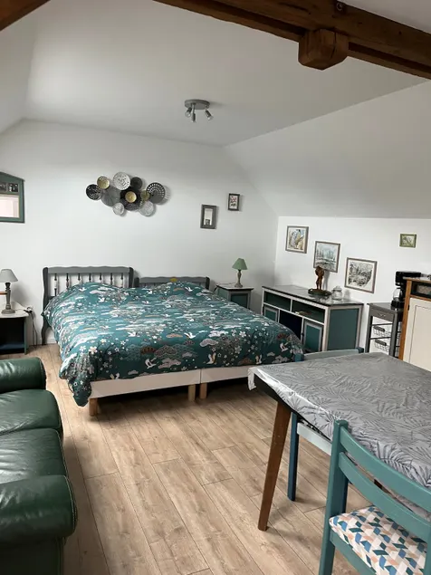 Escourgeon farm studio - Image 1