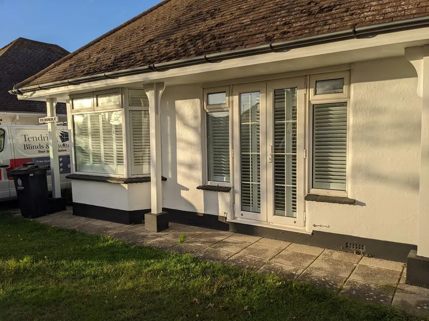 Detached 2 bed family bungalow close to the beach - Image 1