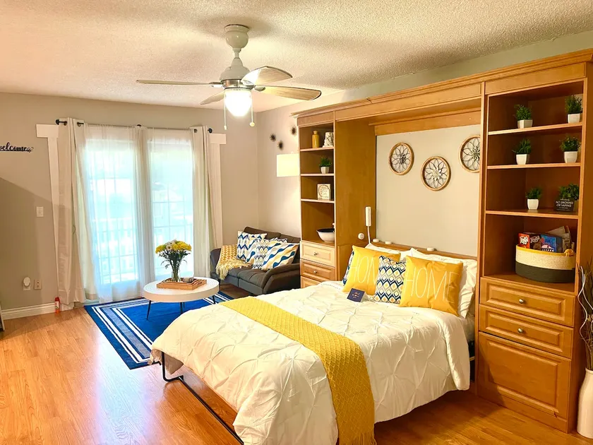 Town & Country Hideaway - Image 1