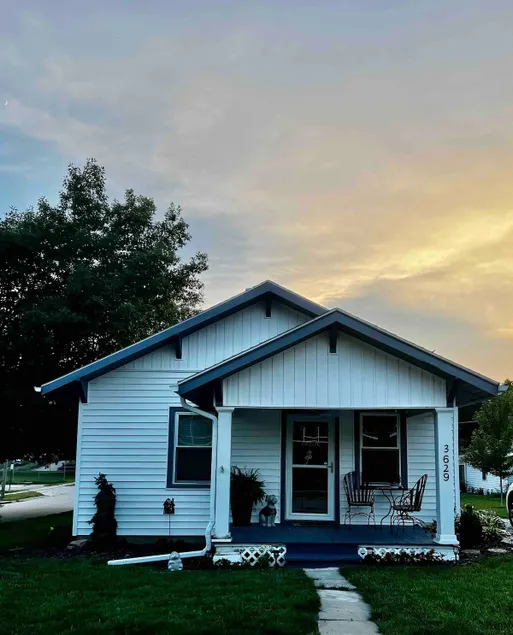 An original farmhouse, completely redone. - Image 1