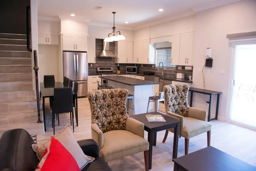4BD/4BA Brand New Modern Townhouse - Image 1