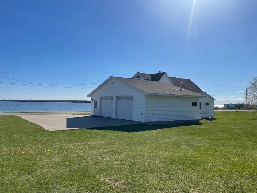 Historic St. Martin Lakefront House - Image 1