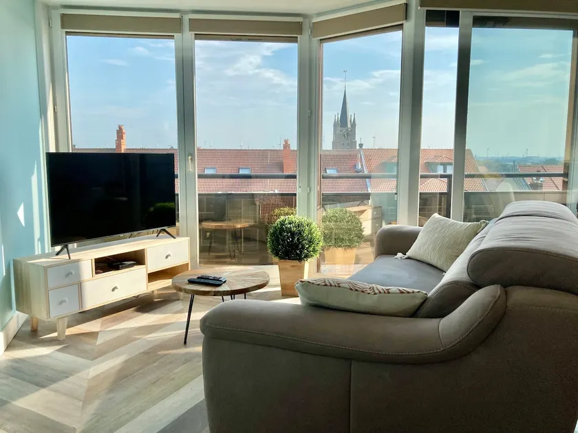 Cozy Panorama Flat by the Beach - Image 1
