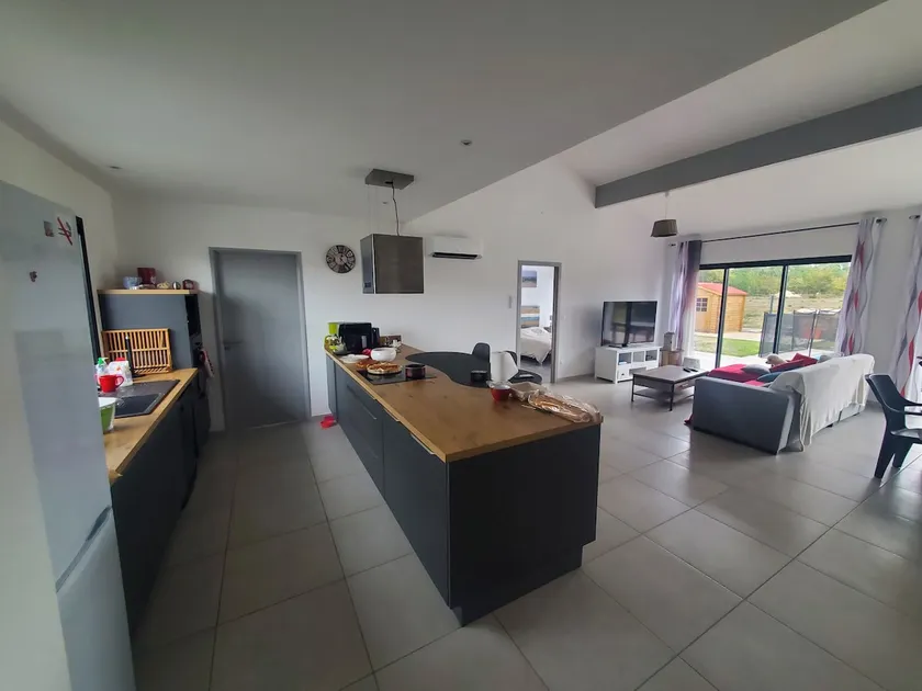 Friendly new house - Image 1