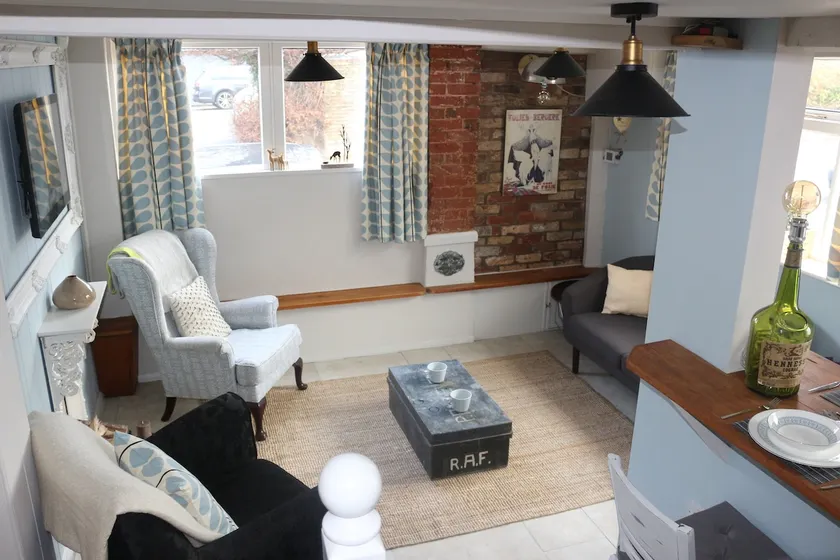 Cosy Character Cottage - Image 1