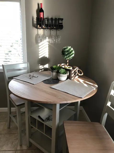 Level Two Cozy Quiet Apartment - Image 1
