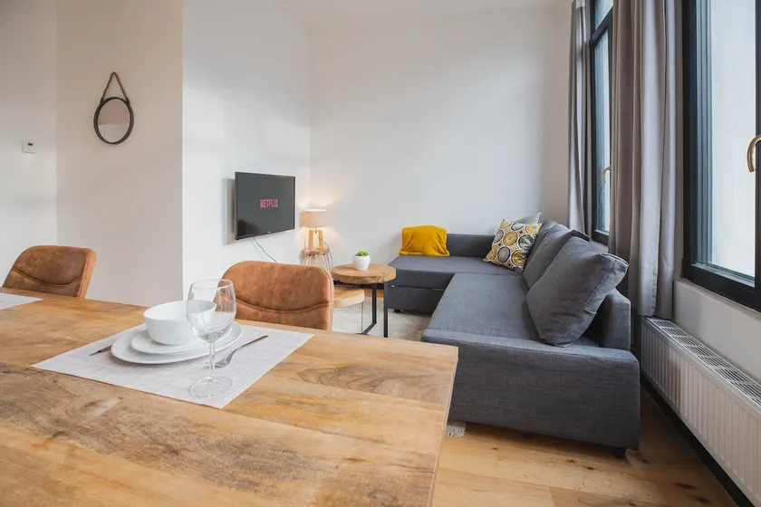 Spacious 6-Guest Antwerp Duplex + Free parking - Image 1