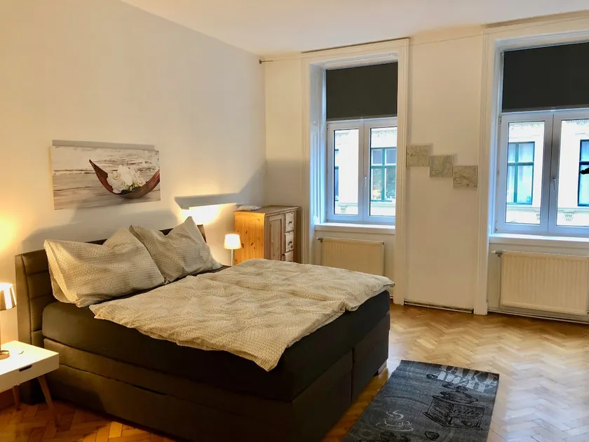 Gorgeous Viennese Apartment 10 min to City Center - Image 1