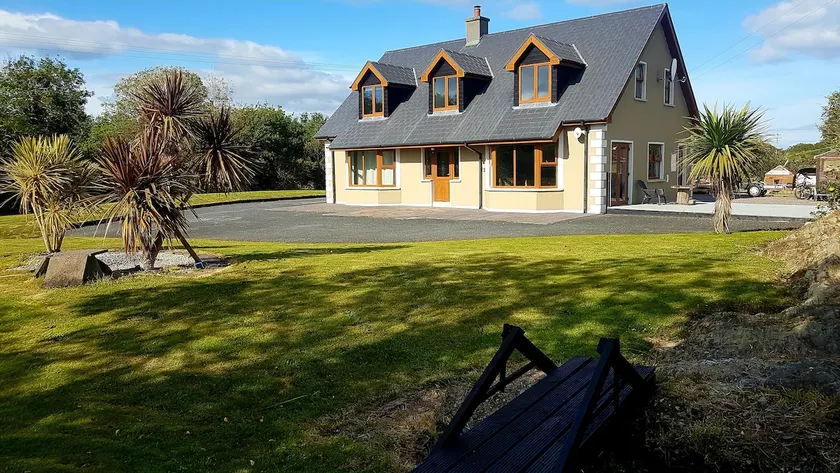 castle Road House - Image 1