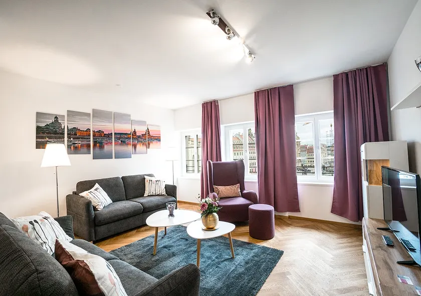 2-bedroom-apartment with a view to the church - Image 1