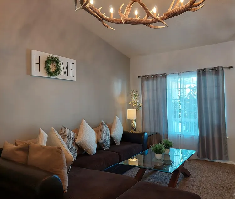 *The IdaHome* Single Level 4 bed/2 bath home - Image 1