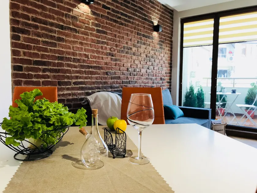 Bright, Comfortable and Cozy Apartment - Image 1