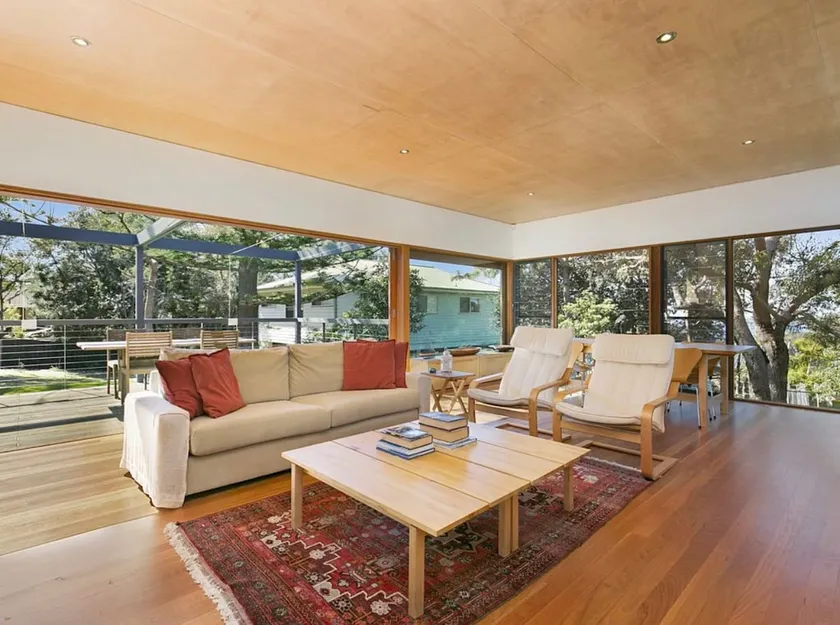 Architect-designed, light-filled, huge garden - Image 1