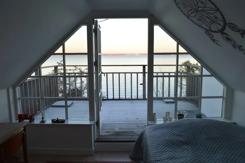 The Beach House - enjoyment at the water's edge - Image 1