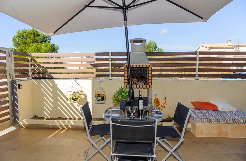 Duplex in a quiet area - Image 1
