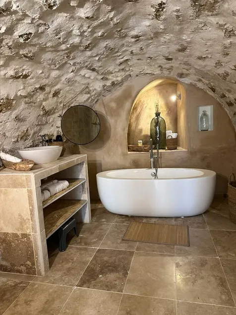 Village house apartment - Image 1