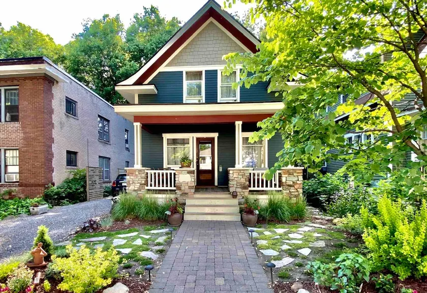 Cozy Eat Street Cottage - Image 1