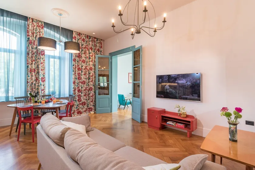 Mar Mar Unique Apartment in Antique Style - Image 1