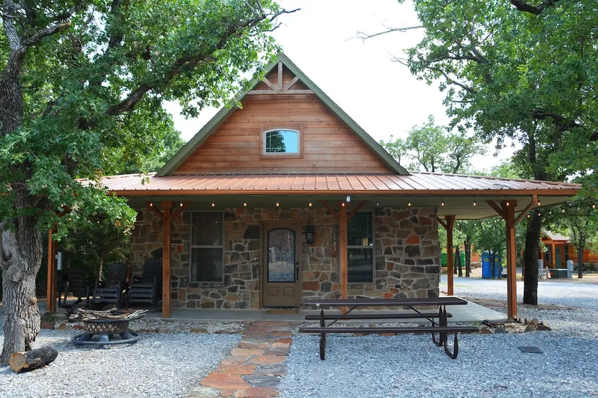 Lonesome Dove - Image 1