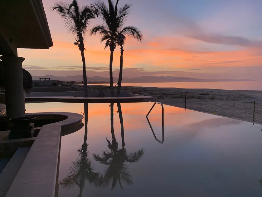 Ocean Front La Ribera Home Sleeps 8 - Image 1