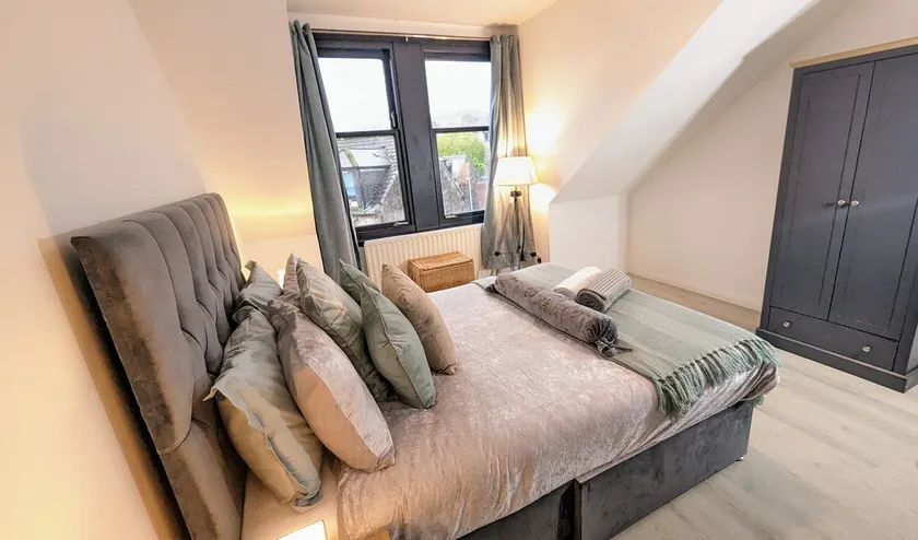 Lovely 2 Bedroom Apartment in Central Location - Image 1