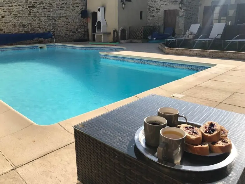 Townhouse heated pool sleep 12 Bussiere Poitevine - Image 1