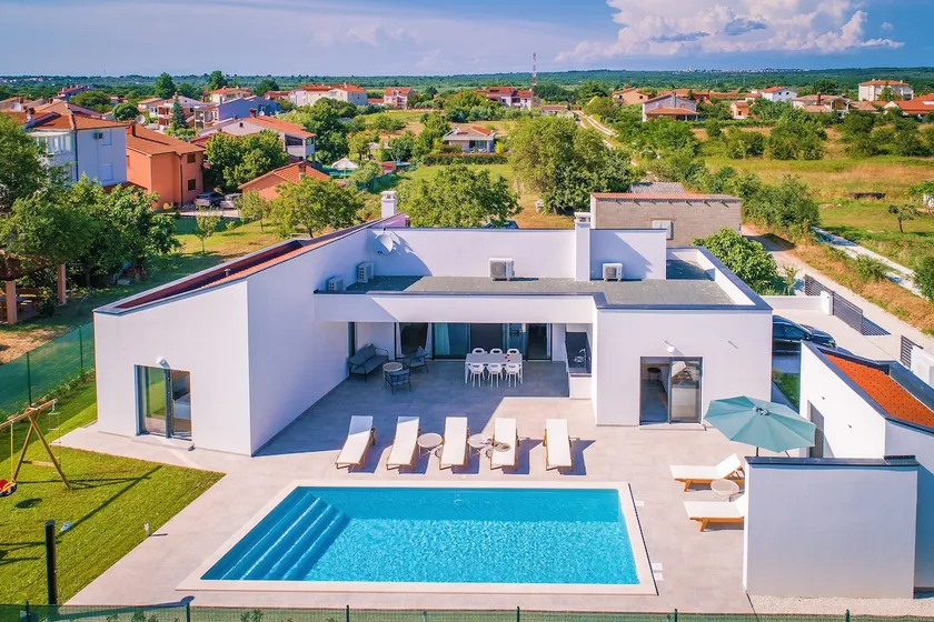 Villa Mateo with heated pool - Image 1