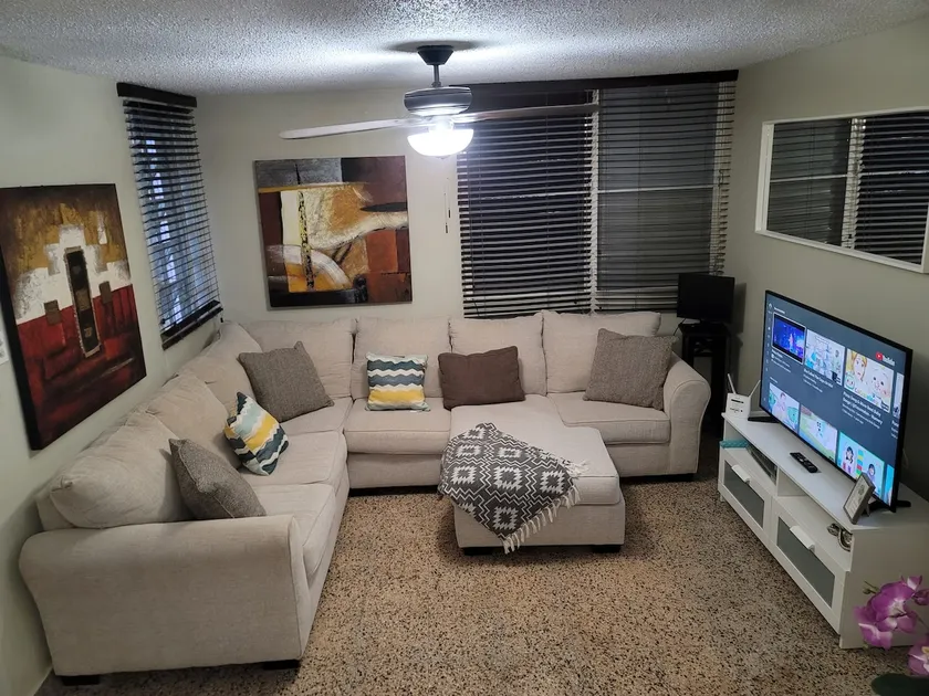 Full house for a family of 6 adults 1 children - Image 1
