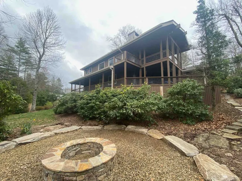 Hydrangea House - Close to Main St! - Image 1