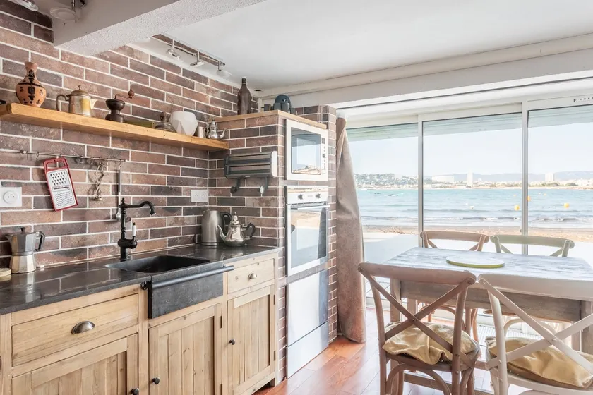 Waterfront apartment-Parking-Air conditioning beach - Image 1