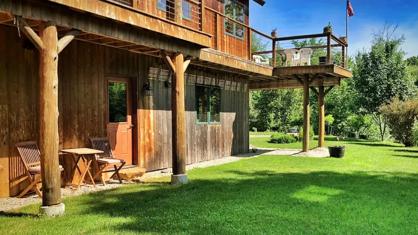 Peaceful Mountain Getaway Close To Skiing & Hiking - Image 1
