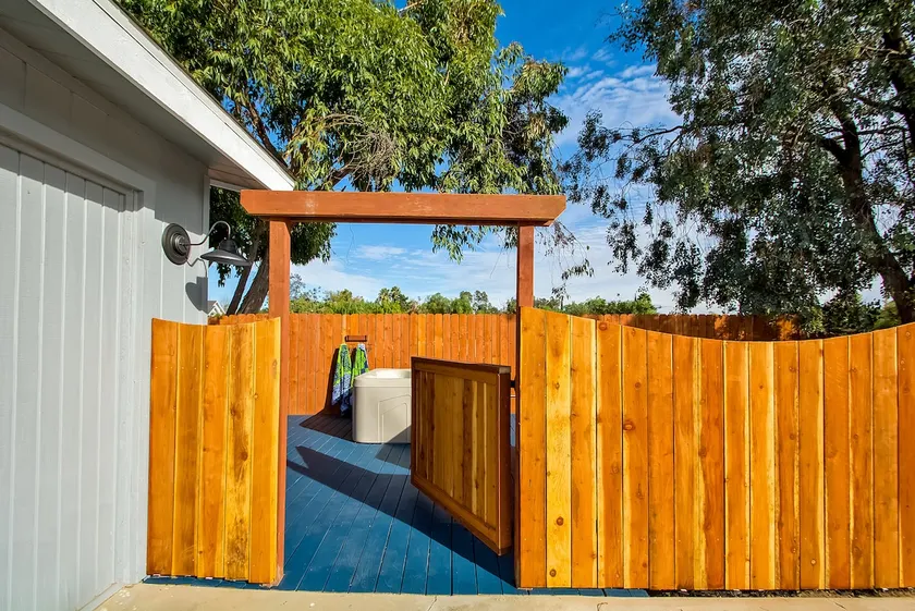 Wooden Cottage - Image 1