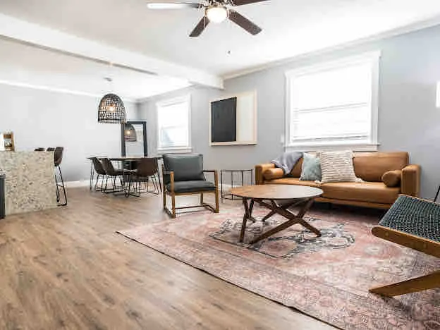 🪴 🔥 Newly renovated 4BR home w/ private backyard🏡 - Image 1