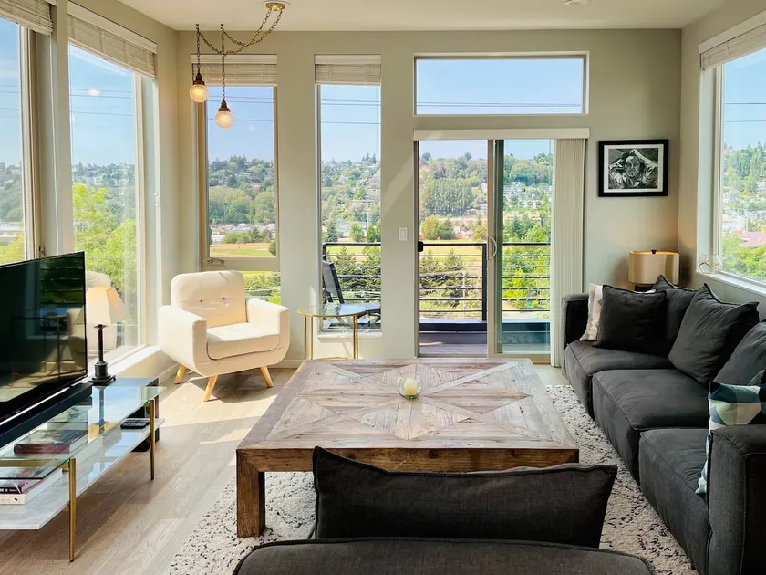 Sunset views with private terrace on Queen Anne - Image 1